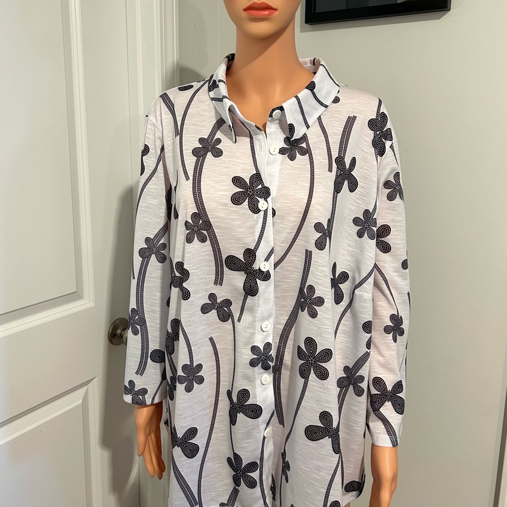 Alfred Dunner 2X womens top Never Worn White/ Black design